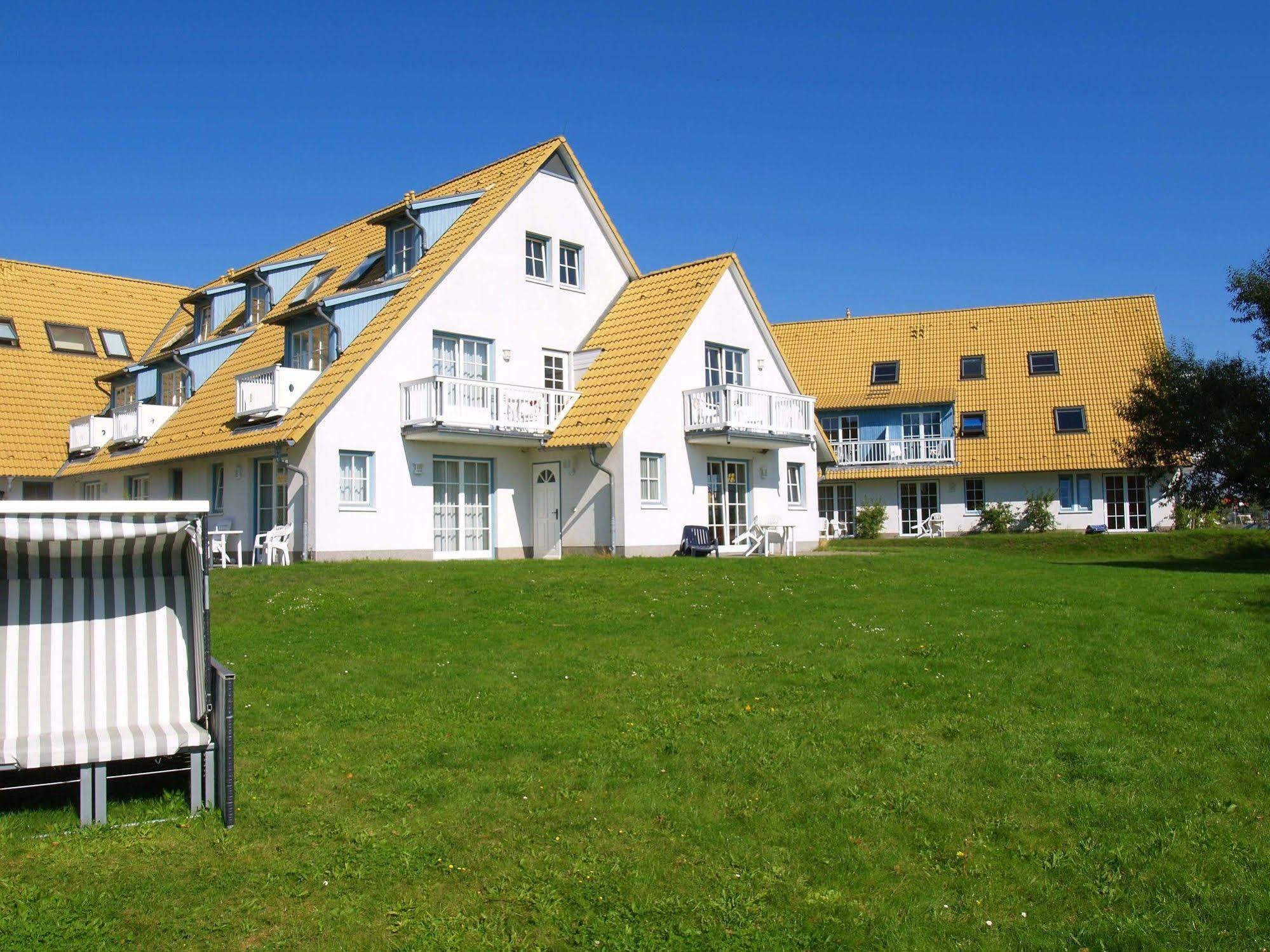Hotel- & Ferienanlage Kapitaens-Haeuser Breege Exterior photo